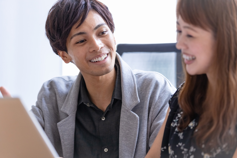 外国人学生の男性女性